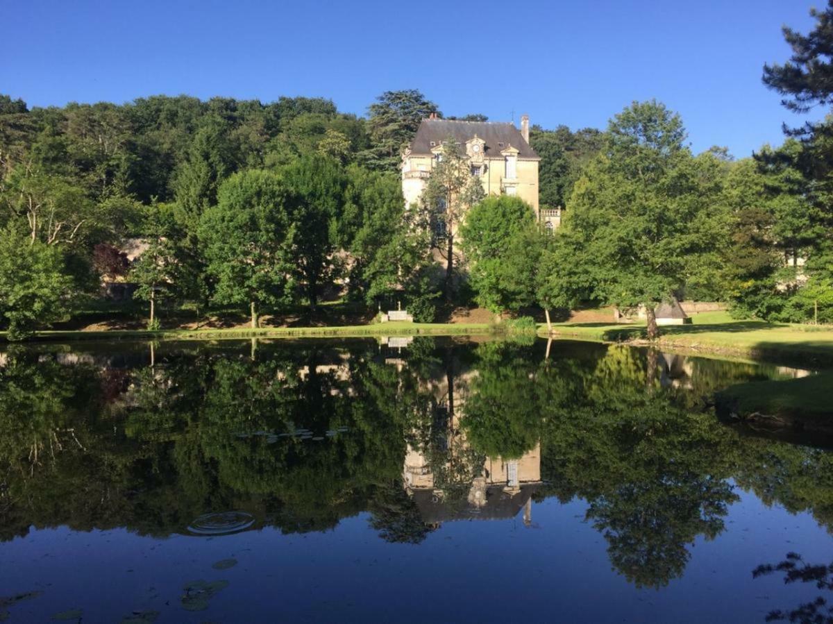 Gite Familial Chateau La Roche Racan Saint-Paterne-Racan Exterior foto